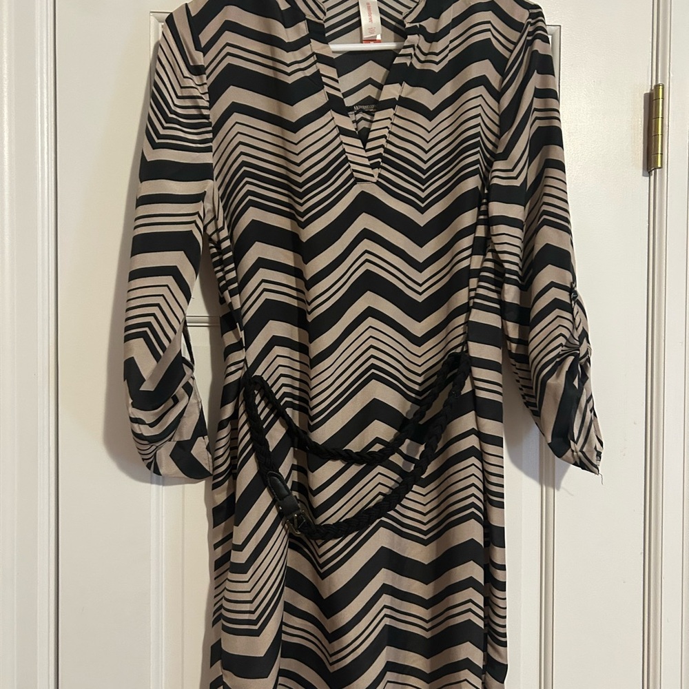 No Boundaries Black and Tan Sheath Dress V-Neck Cuffed Sleeves